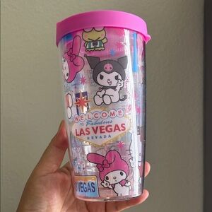 🖤NWT🔺Las Vegas Themed Hello Kitty & Friends Tumbler with Pink Lid